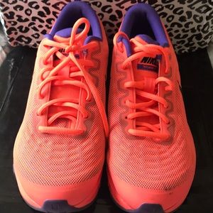Nike tailwind 6